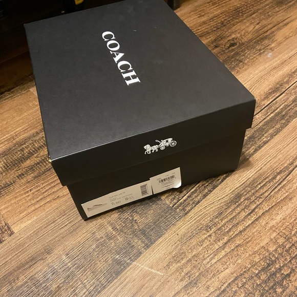 Coach size 11 good condition and leather material - Picture 3 of 3